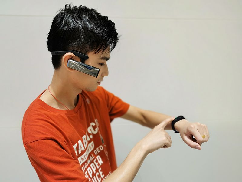 Remote Hand Free Head Action 4K Mini DV Camera Consumer Camcorders with Earphone WiFi