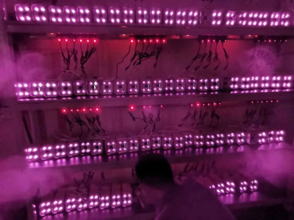 Toesee Brand 2MP Outdoor Waterproof Security Battery Solar Camera with 60W Solar Panel 40ah Battery Complete Packing Camera System